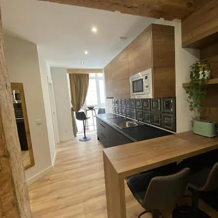 Sun Si Moon Apartment
