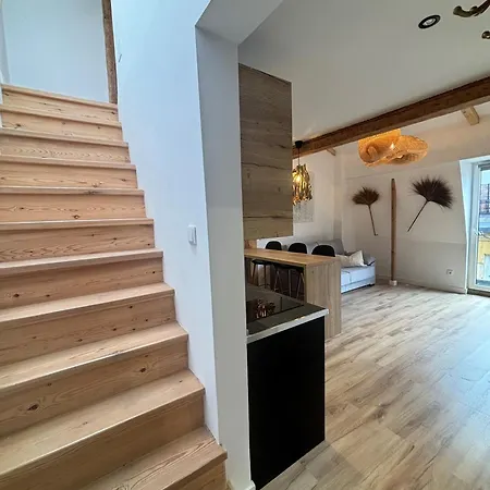 Sun Si Moon Apartment